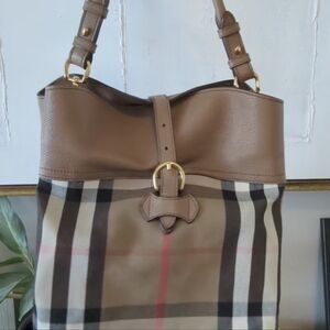 Burberry Vintage Hobo Bag Purse in Excellent Condition